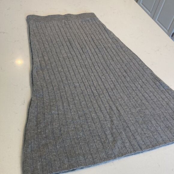 Quince 100% Cashmere Grey Ribbed Midi Skirt Size Small - Picture 4 of 9